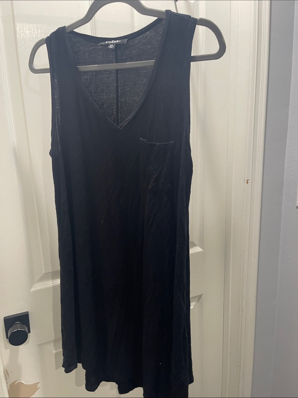Lulu's Black V-Neck Sleeveless Tunic Tank